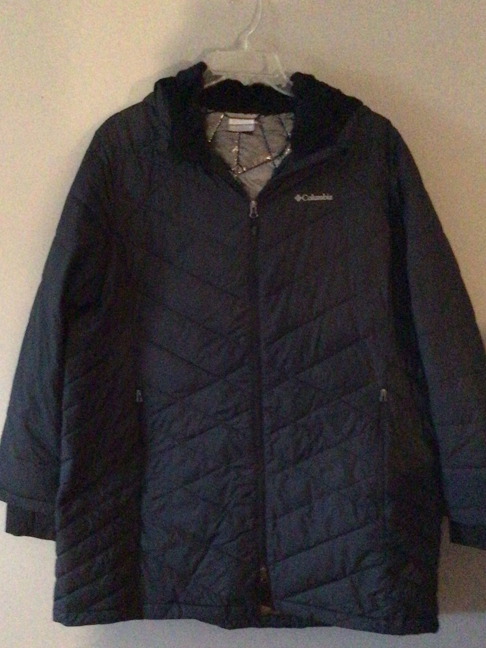 Columbia Black Quilted Hooded Puffer Jacket w/ fur lining hood